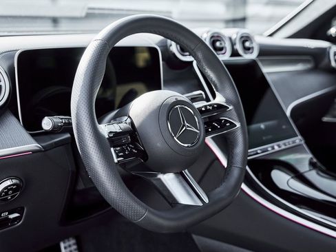 Used 2026 Mercedes-Benz GLC 300 image 35