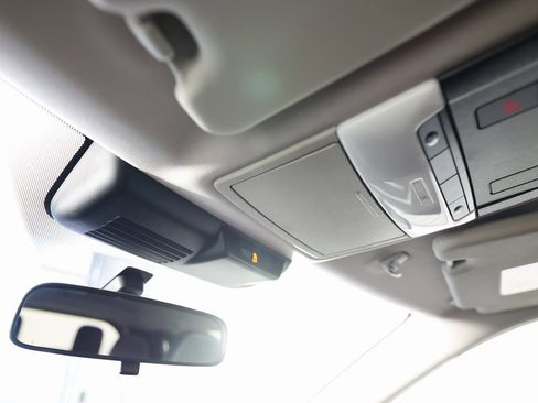 Used 2024 Mitsubishi Outlander ES image 29