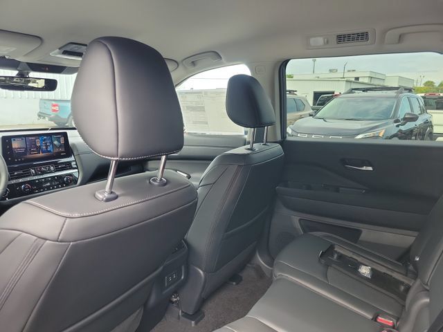 New 2026 Nissan Pathfinder SL FWD image 9