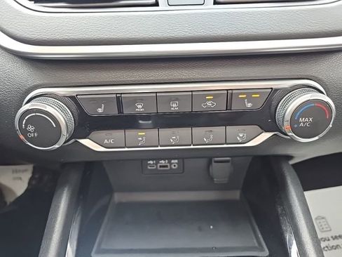 Used 2022 Nissan Altima 2.5 SV w/ SV Premium Package image 17