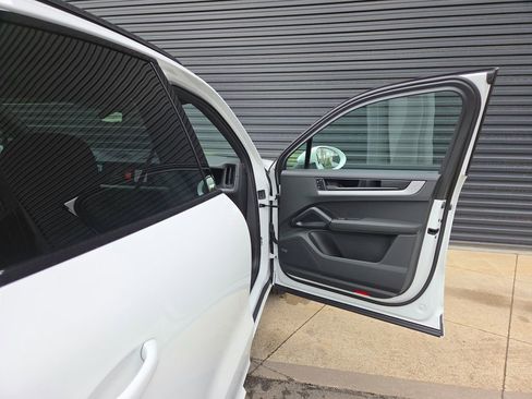 New 2026 Porsche Cayenne image 20