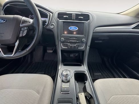 Used 2019 Ford Fusion SE w/ Equipment Group 151A FWD image 11