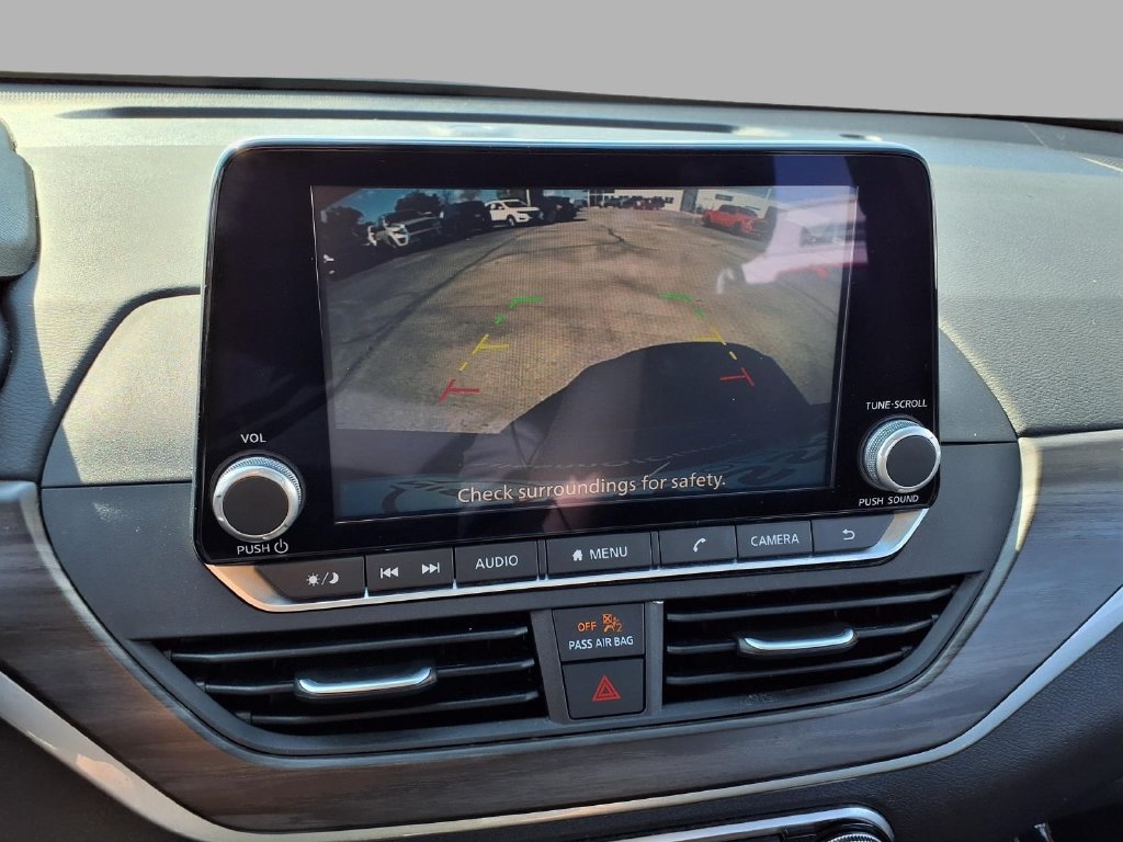 Used 2025 Nissan Altima 2.5 SV FWD image 8