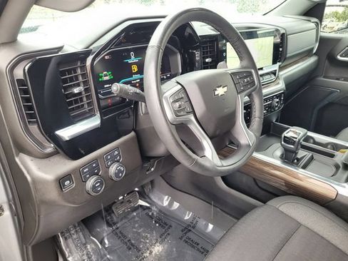 Used 2024 Chevrolet Silverado 1500 LT w/ Z71 Off-Road Package AWD/4WD image 24