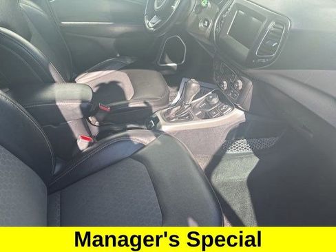 Used 2019 Jeep Compass Latitude w/ Popular Equipment Group image 39