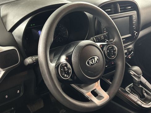 Used 2021 Kia Soul LX image 13