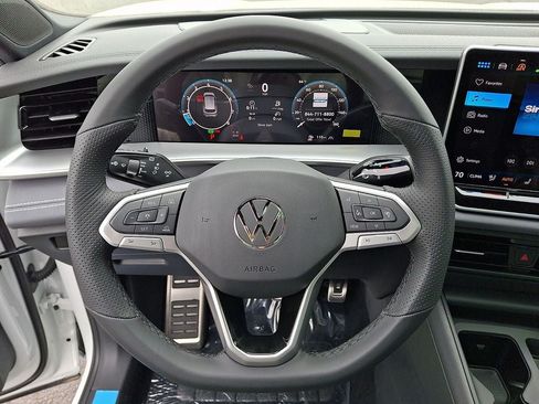 New 2026 Volkswagen Tiguan SE R-Line AWD/4WD image 15