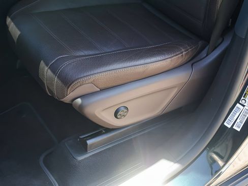 Used 2023 Mercedes-Benz GLS 450 4MATIC image 8