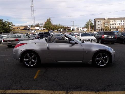 Used 2006 Nissan 350Z Touring image 8