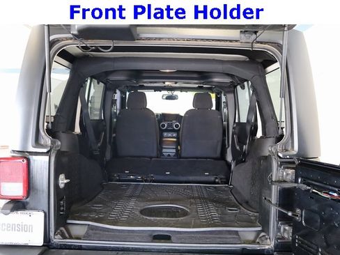 Used 2015 Jeep Wrangler Unlimited Rubicon w/ Max Tow Package image 30