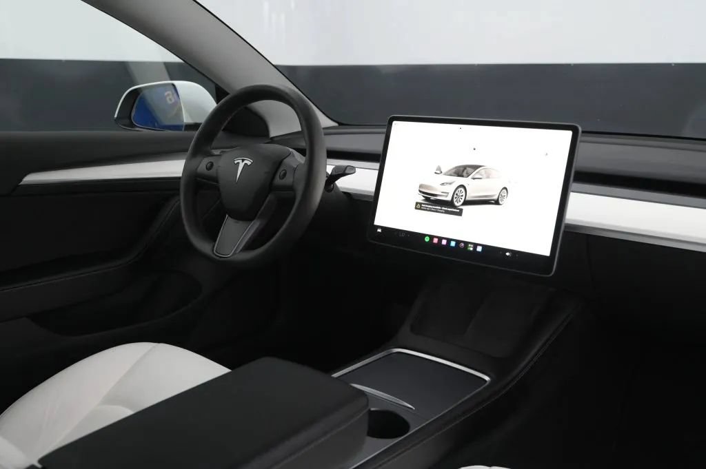Used 2022 Tesla Model 3 Long Range AWD/4WD image 44