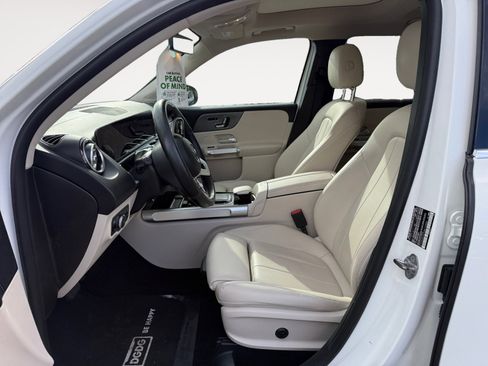 Used 2021 Mercedes-Benz GLB 250 4MATIC image 10