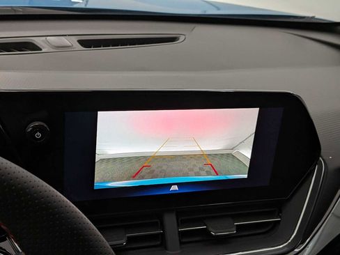 New 2025 Chevrolet Trax RS w/ Sunroof Package image 29