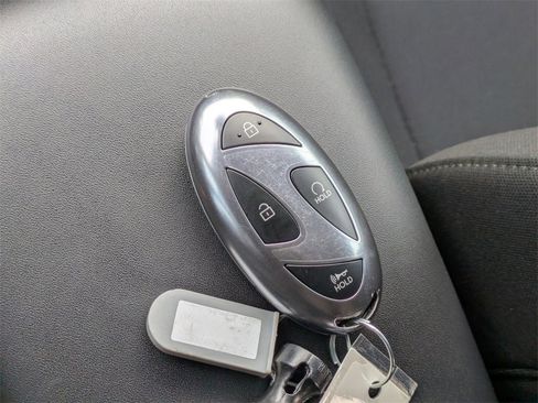 Used 2025 Hyundai Kona SEL image 36