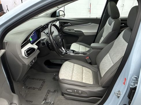 Used 2022 Chevrolet Bolt EUV Premier w/ Sun & Sound Package image 10