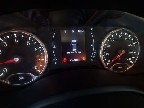 Used 2017 Jeep Renegade Latitude image 9