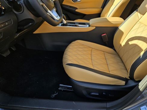 New 2025 Nissan Sentra SV w/ SV Premium Package image 14