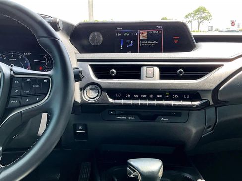 Used 2019 Lexus UX 200 w/ Accessory Package 2 FWD image 7