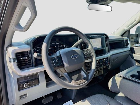 Used 2024 Ford F250 XL w/ STX Appearance Package AWD/4WD image 10