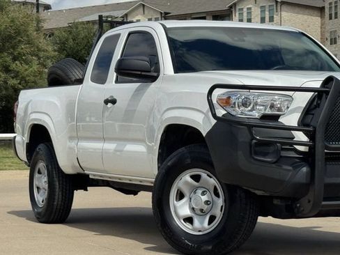 Used 2021 Toyota Tacoma SR RWD image 3