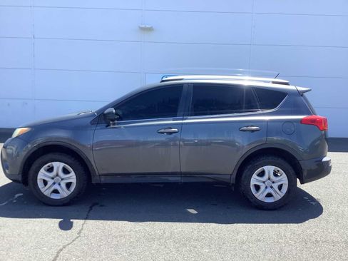 Used 2014 Toyota RAV4 LE AWD/4WD image 2