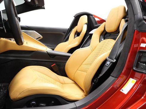 Used 2023 Chevrolet Corvette Stingray Premium Conv w/ Z51 Performance Package RWD image 14