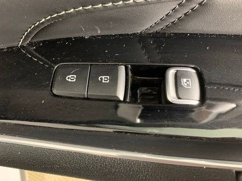 Used 2023 Kia Sorento SX image 34