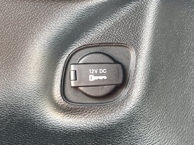 Used 2019 Jeep Cherokee Limited AWD/4WD image 9