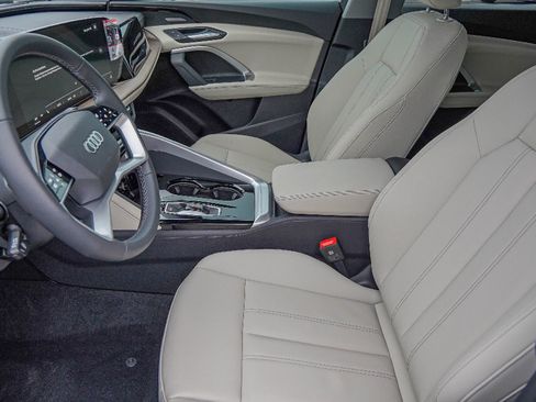 New 2025 Audi Q5 Premium Plus image 9