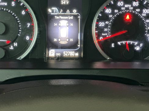 Used 2017 Toyota Camry SE image 25