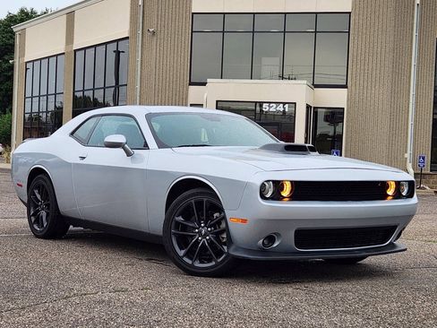 Used 2022 Dodge Challenger GT w/ Blacktop Package AWD/4WD image 31