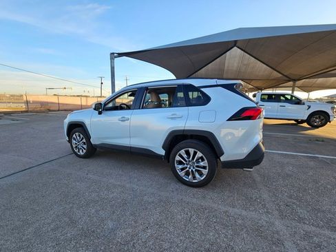 Used 2025 Toyota RAV4 XLE Premium image 6