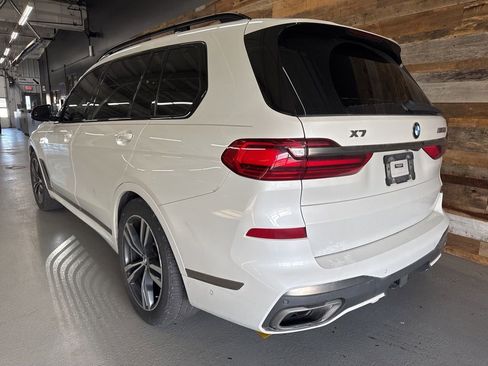 Used 2021 BMW X7 M50i w/ Executive Package image 7