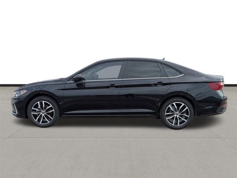 New 2026 Volkswagen Jetta SE image 8