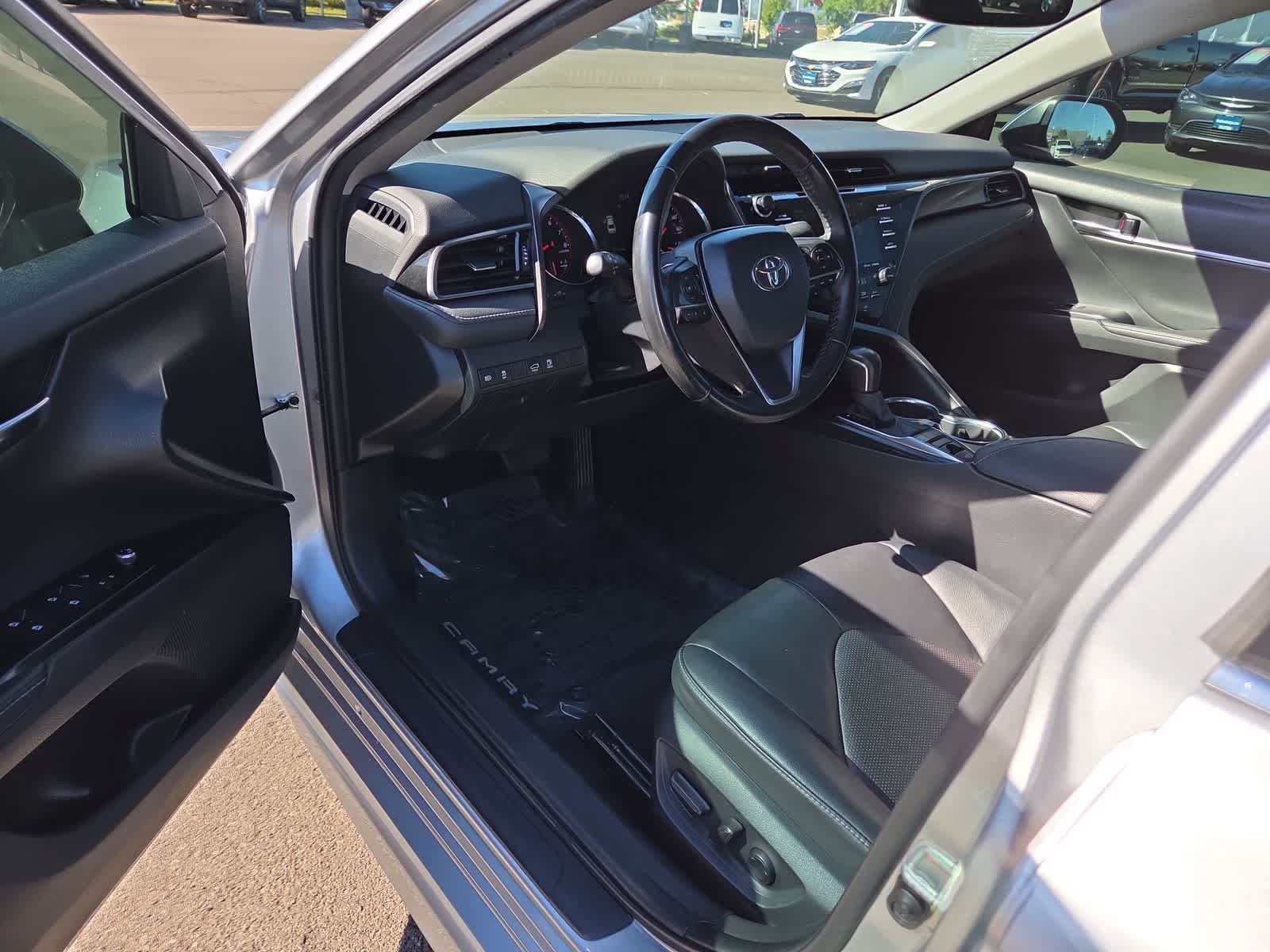 Used 2020 Toyota Camry XSE FWD image 10