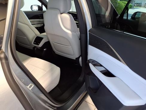 Used 2025 Cadillac Lyriq Luxury RWD image 27