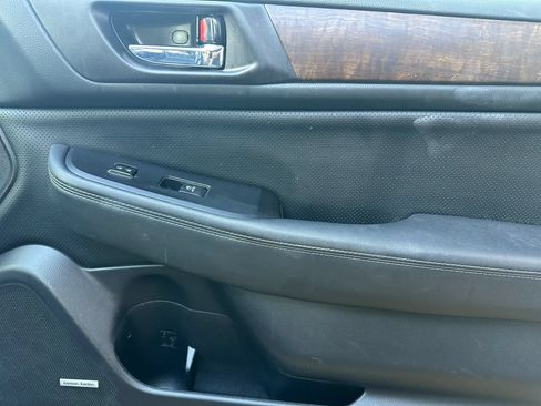 Used 2017 Subaru Outback 3.6R Limited AWD/4WD image 11