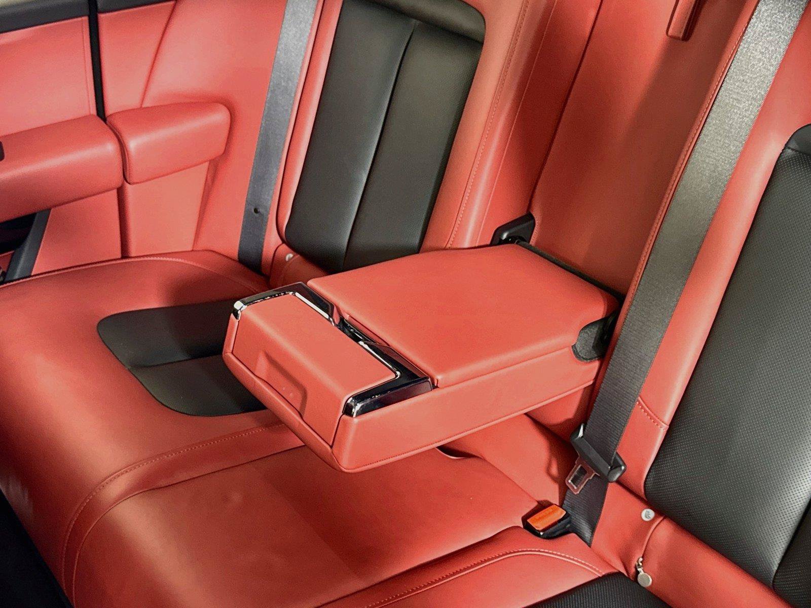 Used 2022 Rolls-Royce Cullinan AWD/4WD image 27