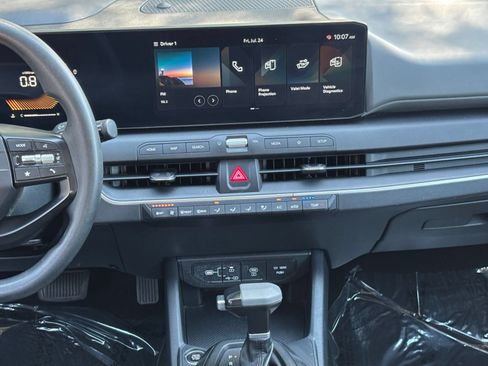 Used 2025 Kia K4 FWD image 17