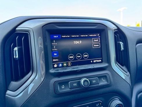 Used 2020 Chevrolet Silverado 2500 Custom w/ Custom Value Package RWD image 19