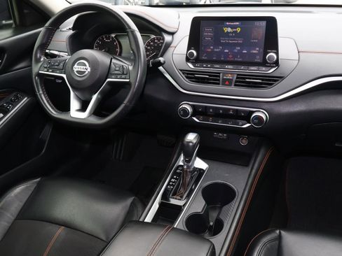 Used 2022 Nissan Altima 2.0 SR image 11