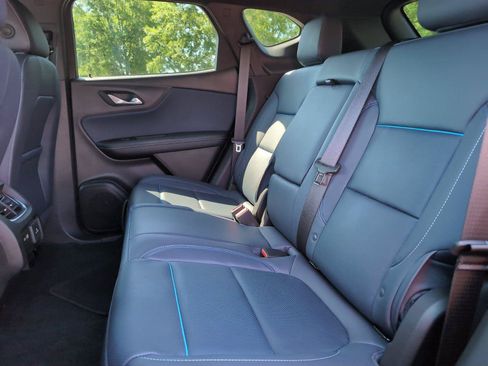 Used 2024 Chevrolet Blazer RS w/ Driver Confidence II Package FWD image 35