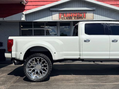 Used 2022 Ford F350 Platinum AWD/4WD image 12