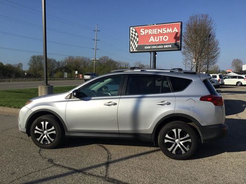 Used 2013 Toyota RAV4 LE image 10