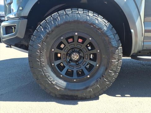 Used 2018 Ford F150 Raptor w/ Equipment Group 802A Luxury image 9