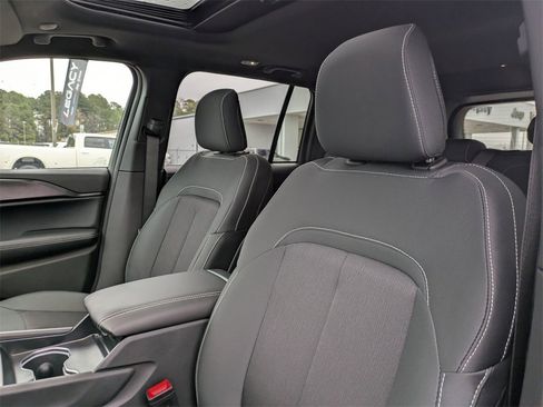 New 2025 Jeep Grand Cherokee Laredo X image 13