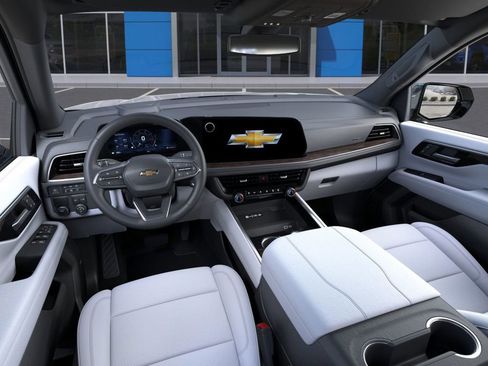 New 2025 Chevrolet Suburban Premier image 15