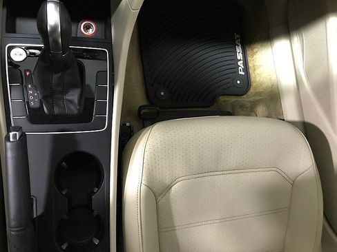 Used 2015 Volkswagen Passat 1.8T Limited Edition image 27