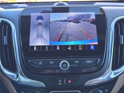 Used 2024 Chevrolet Equinox Premier image 15