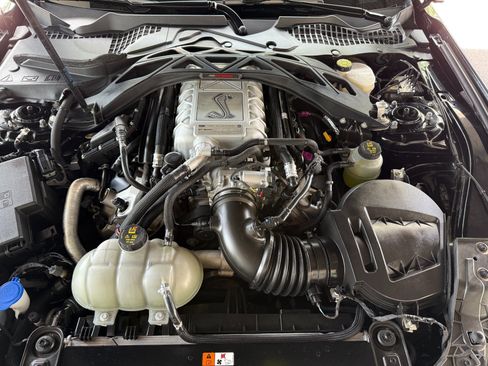 Used 2022 Ford Mustang Shelby GT500 w/ Carbon Fiber Track Pack RWD image 38
